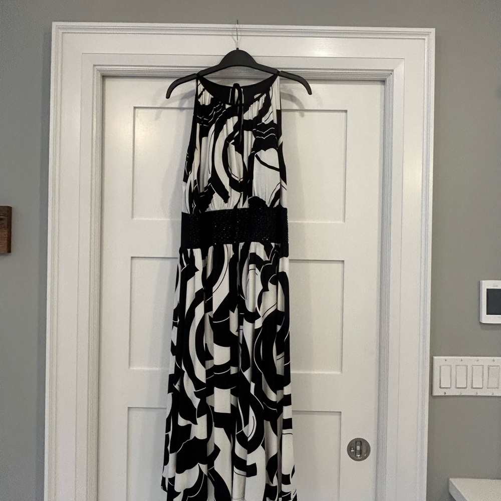 Chic Black and White Maxi Dress